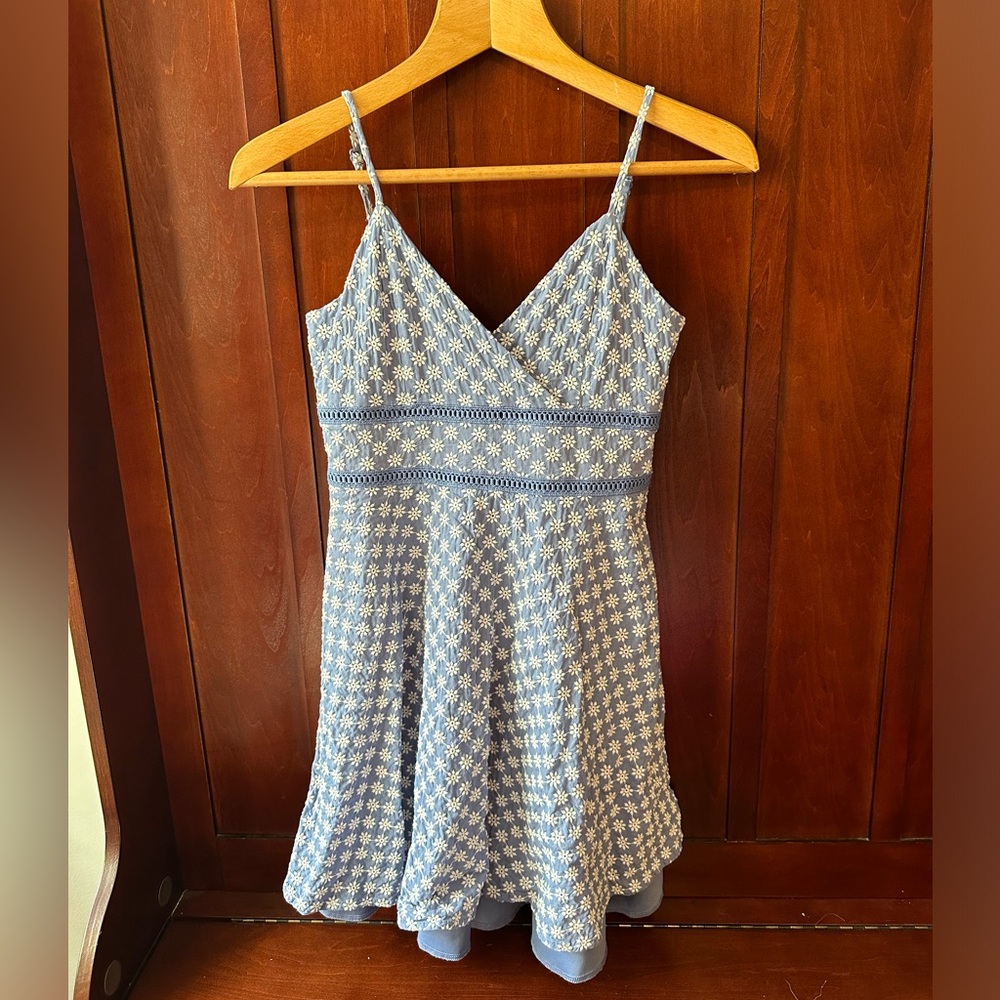 Jun & Ivy Floral blue and white spaghetti strap dress small